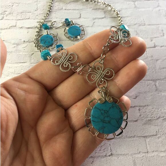 Peruvian Stone Necklace Set - Picture 4 of 4